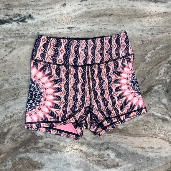 Woven Athletic Short and Bra Set - Picture 6 of 7